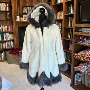 Fhillinuo Faux Fur Coat With Hood